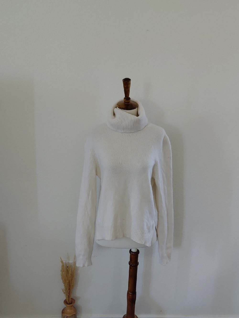 Allude Cashmere Turtleneck Sweater